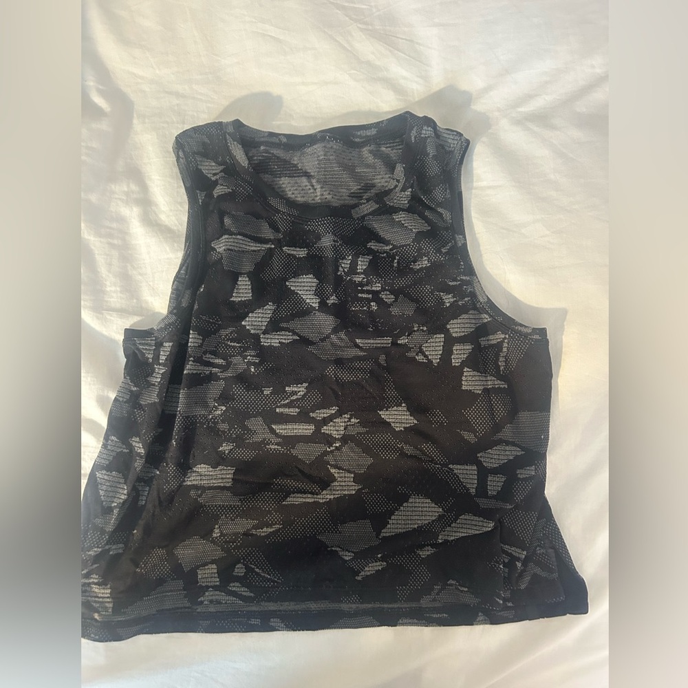Lululemon tank top size 4